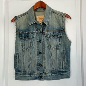 Levi's Classic Distressed Trucker Denim Vest Small Grunge Festival Classic